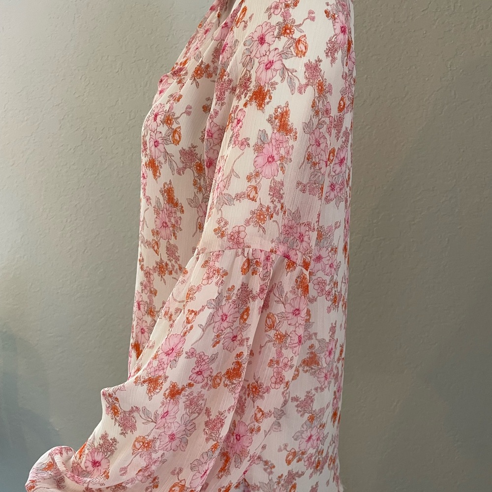 Beautiful blouse - Picture 4 of 5